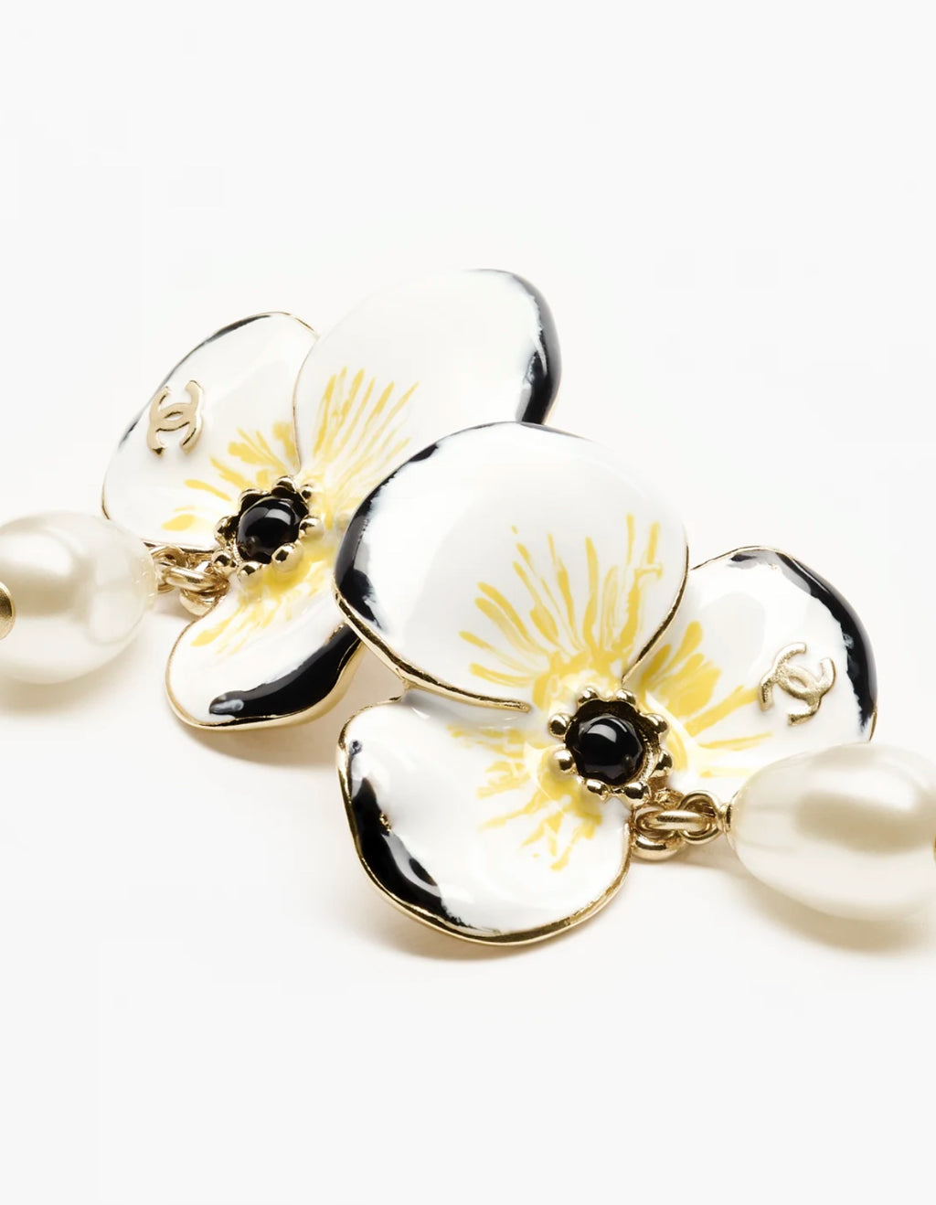 Chanel floral pendant earrings