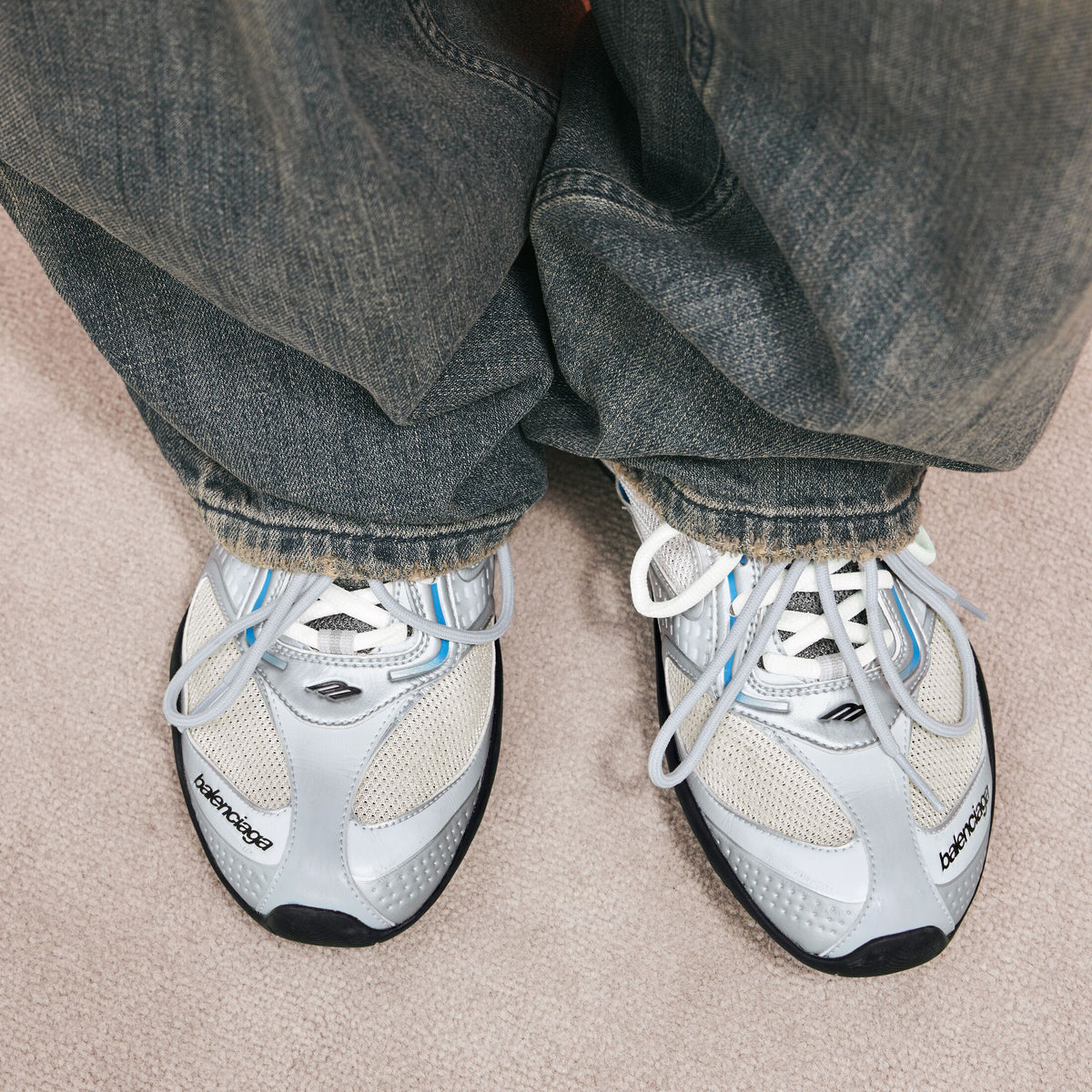 Balenciaga radar Gradient lines sneaker