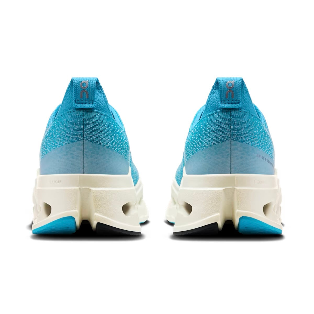 Winniemodo,Winnie modo,On Cloudsurfer Max sneaker, On Cloudsurfer Max, On Cloudsurfer Max blue,On cloud running shoes,On clou