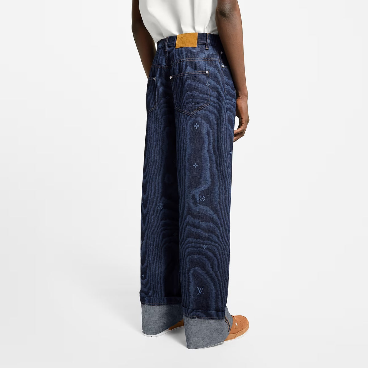 Winniemodo,Winnie modo,Louis Vuitton 1AHVBG,LV 1AHVBG,Louis Vuitton cuffed denim skate pants,LV denim skate pants,Louis Vuitt