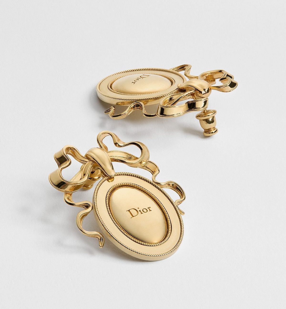 Winniemodo,Winniemodony,Dior E4617WOMMT,Dior earrings sale,Dior medaillon earrings,Dior gold earrings,Dior earrings outlet,Di