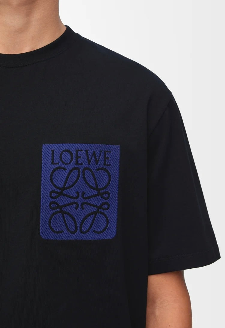 Loewe H526Y22XAT,Loewe relaxed fit T-shirt,Loewe pocket t-shirt,Loewe black pocket t-shirt,Loewe black t-shirt 2025,Loewe bla