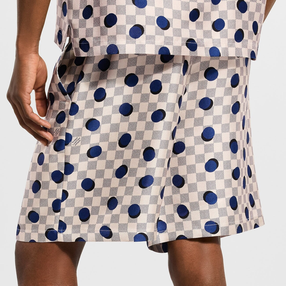 Winniemodo,Winniemodony,Louis Vuitton 1AK75V,Louis Vuitton shorts monogram,LV silk shorts,Louis Vuitton shorts sale,Lv menswe