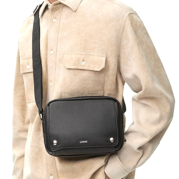 Loewe IDBANBA73X01,Loewe Medium Pebble messenger bag in supple calfskin,Loewe medium messenger bag,Loewe crossbody bag,Loewe