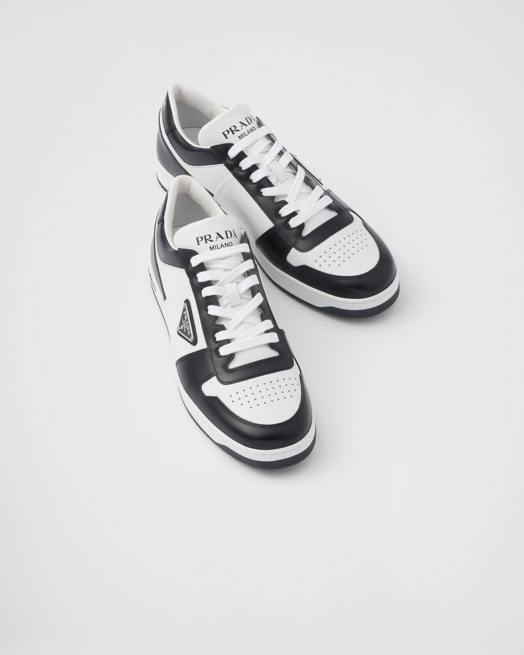 Prada 2EE364,Winniemodo,Winnie modo,Prada downtown leather sneakers,Prada sneakers black and white,Prada sneaker mens,Prada s