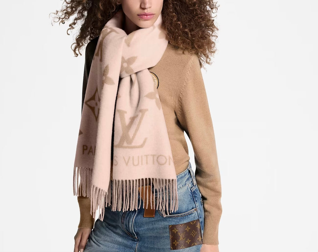 Winniemodo,Winniemodony,Louis Vuitton M78908,LV M78908,Louis Vuitton Reykjavik scarf beige,LV Reykjavik scarf sale,Louis Vuit