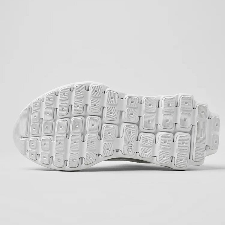 Alo Runner White,Alo Runner,Alo sneaker White,Alo sneaker,Yoga sneaker,Alo sneaker on sale,Alo yoga sneaker white,Alo womens