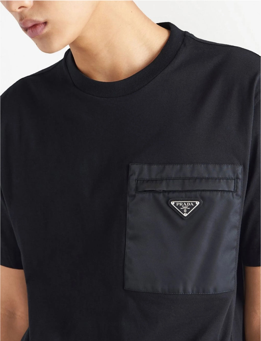 Prada UJN66111CKF0002,Prada re-nylon and jersey T-shirt,Prada re-nylon T-shirt,Prada pocket t-shirt,Prada pocket t-shirt blac