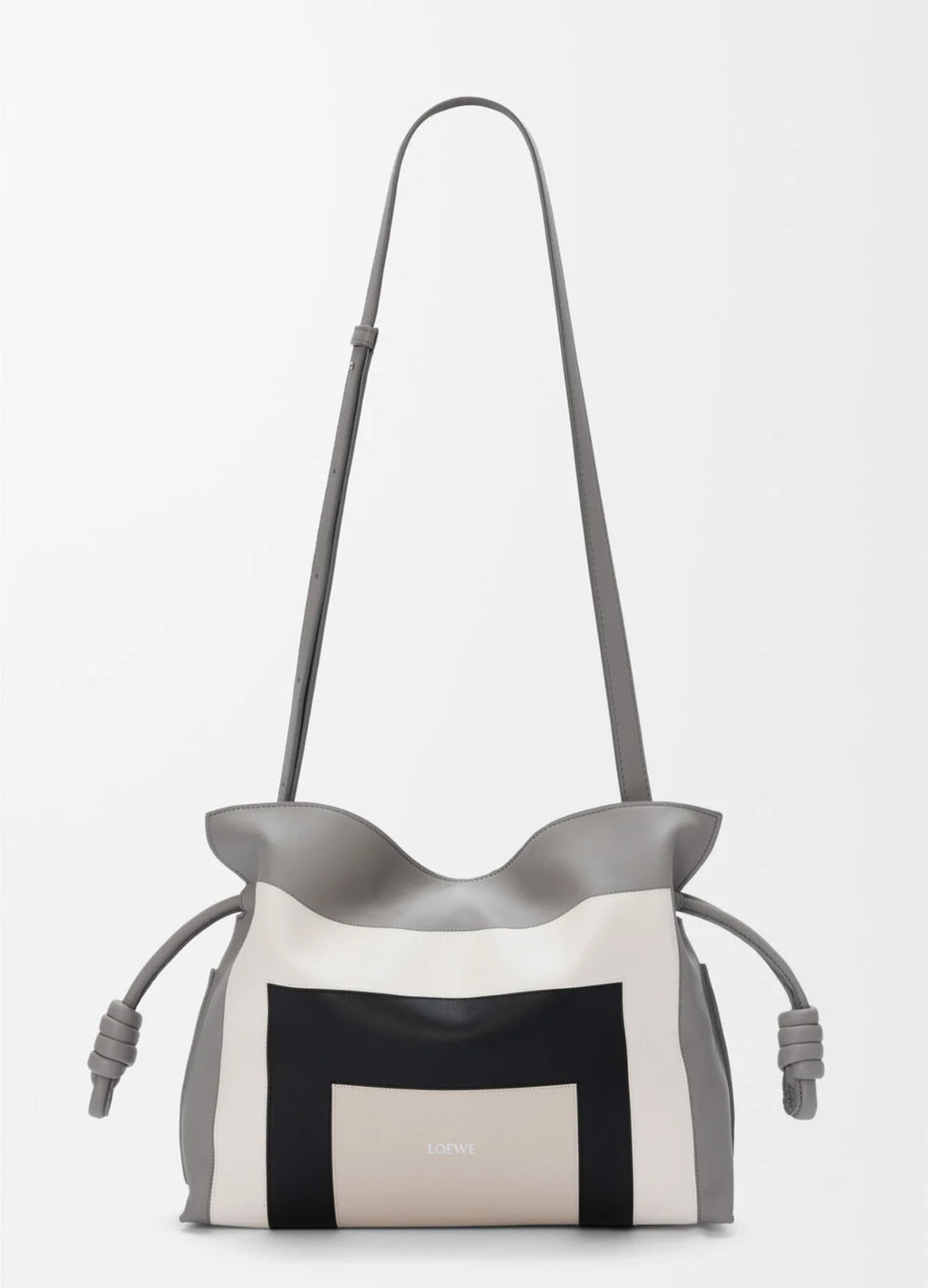Winniemodo,Winnie modo,Loewe A411FC1XDD,Loewe bag,Loewe bag sale,Loewe flamenco bag,Loewe flamenco medium,Loewe flamenco medi