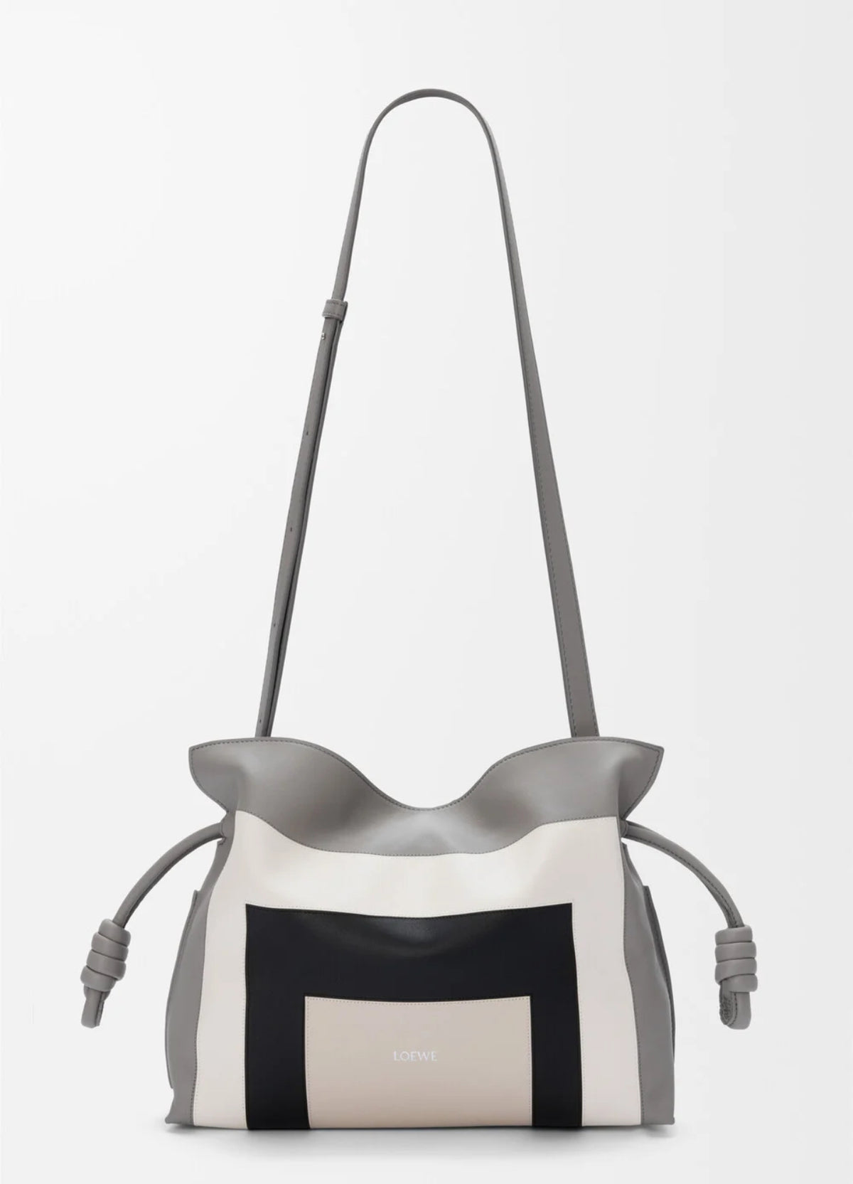Winniemodo,Winnie modo,Loewe A411FC1XDD,Loewe bag,Loewe bag sale,Loewe flamenco bag,Loewe flamenco medium,Loewe flamenco medi