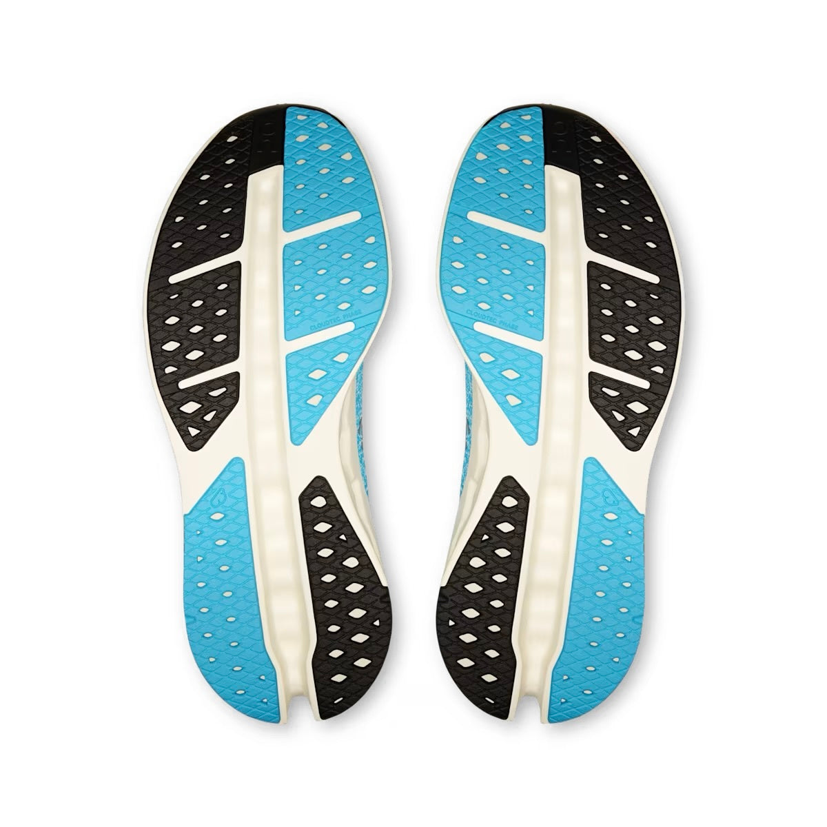 Winniemodo,Winnie modo,On Cloudsurfer Max sneaker, On Cloudsurfer Max, On Cloudsurfer Max blue,On cloud running shoes,On clou