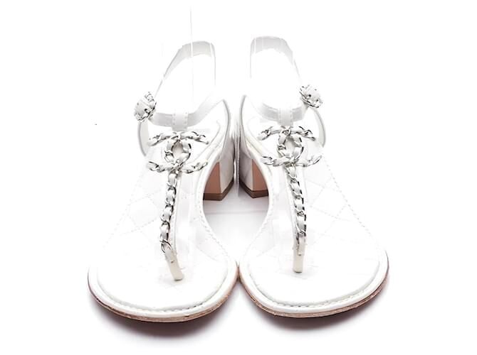 Winniemodo,Winniemodony,Chanel G31463,Chanel CC Chain Thong Sandals white,Chanel Thong Sandals sale,Chanel Thong Sandals chun
