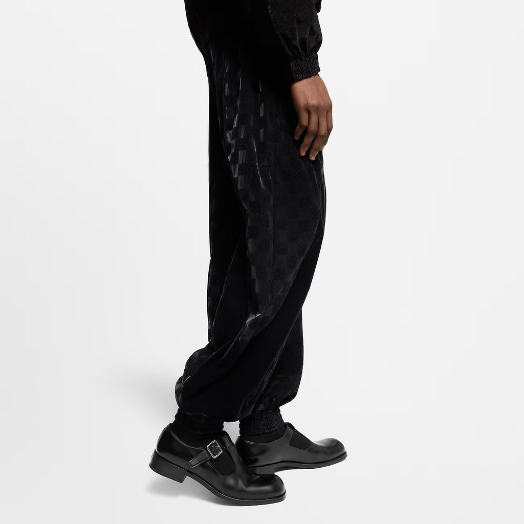 Winniemodo,Winnie modo,Louis Vuitton 1AHCDQ,LV 1AHCDQ,Louis Vuitton Damier track pants,LV Damier track pants,Louis Vuitton pa