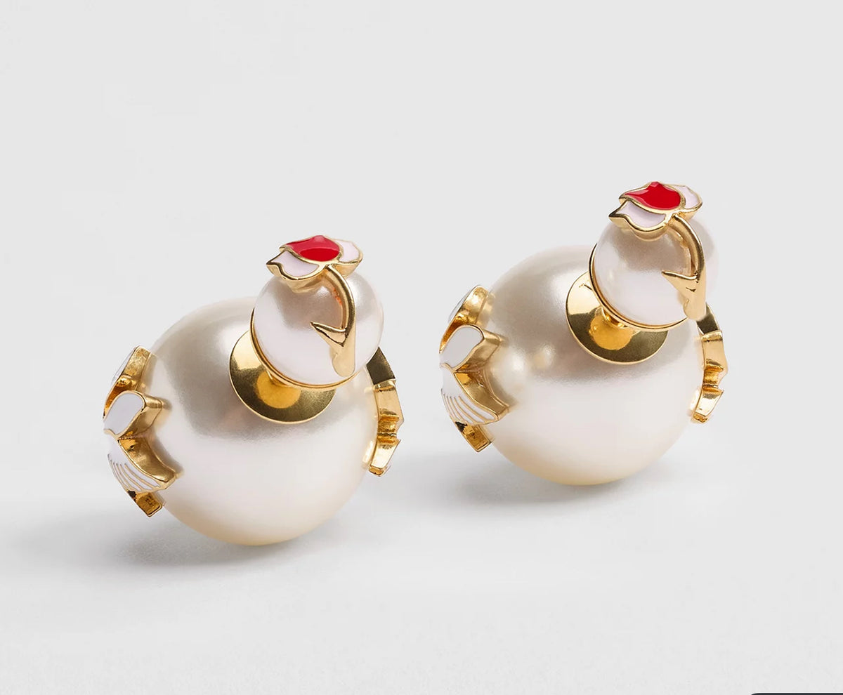 Winniemodo,Winniemodony,Dior E4464WOMLQ,Dior dioramour tribales earrings sale,Dior pearl earrings,Dior pearl studs,Dior earri