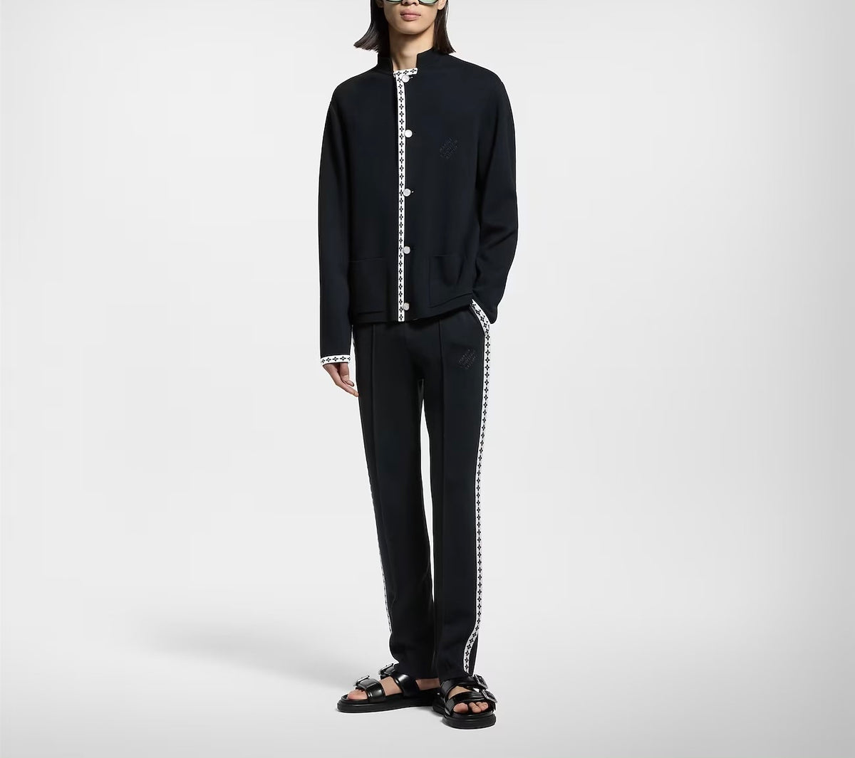 Winniemodo,Winnie modo,Louis Vuitton 1AGTLV,LV 1AGTLV,Louis Vuitton knitted trousers,LV trousers,Louis Vuitton trousers,Louis