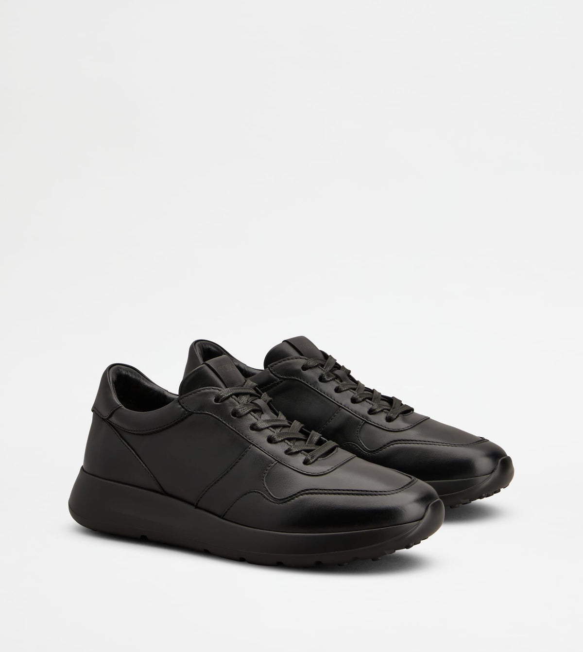 Winniemodo,Winnie modo,Tods XXM79K0Z281THCB999,Tod’s red dot sneakers,Tod’s sneaker,Tod’s sneaker all black,Tod’s sneaker sal