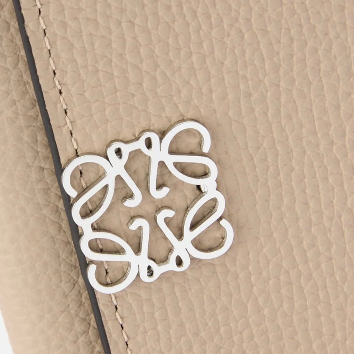 Loewe Anagram beige wallet,Loewe vertical beige wallet,Loewe anagram small vertical wallet,Loewe beige wallet,Loewe womens wa