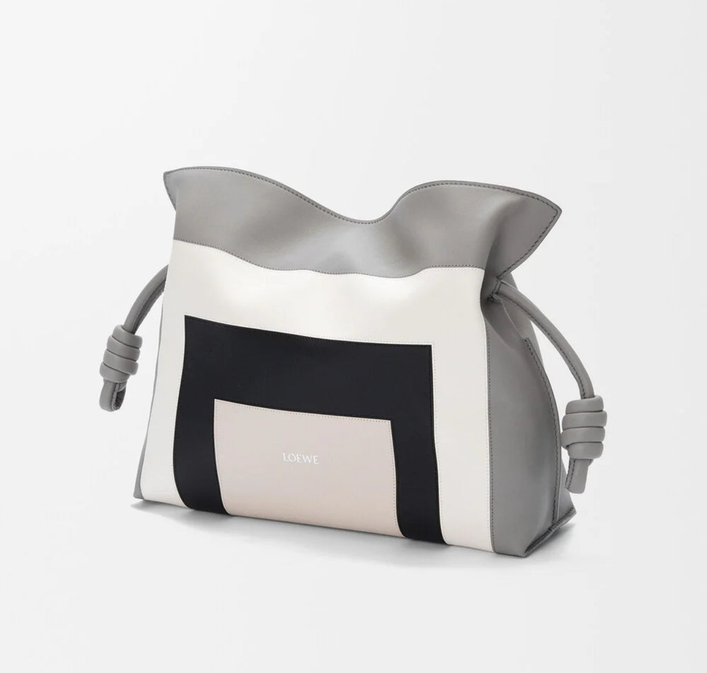Winniemodo,Winnie modo,Loewe A411FC1XDD,Loewe bag,Loewe bag sale,Loewe flamenco bag,Loewe flamenco medium,Loewe flamenco medi