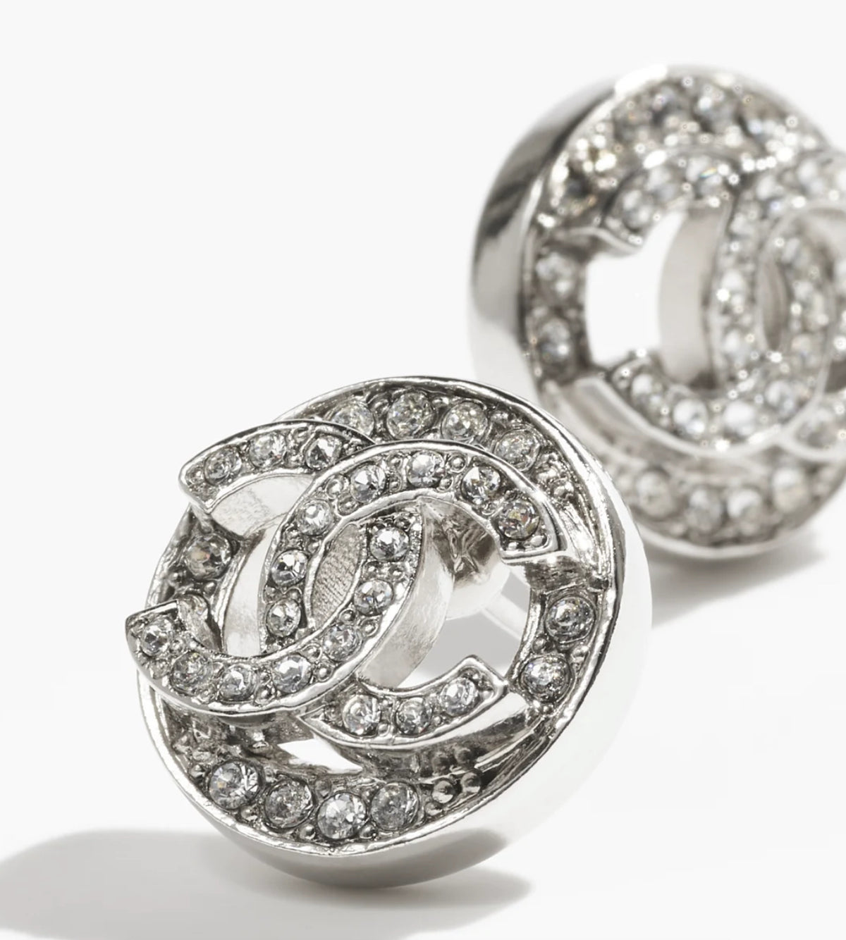 Chanel 25C stud earrings,Chanel crystal earrings,Chanel crystal earrings cc logo,Chanel crystal silver earrings,Chanel earrin