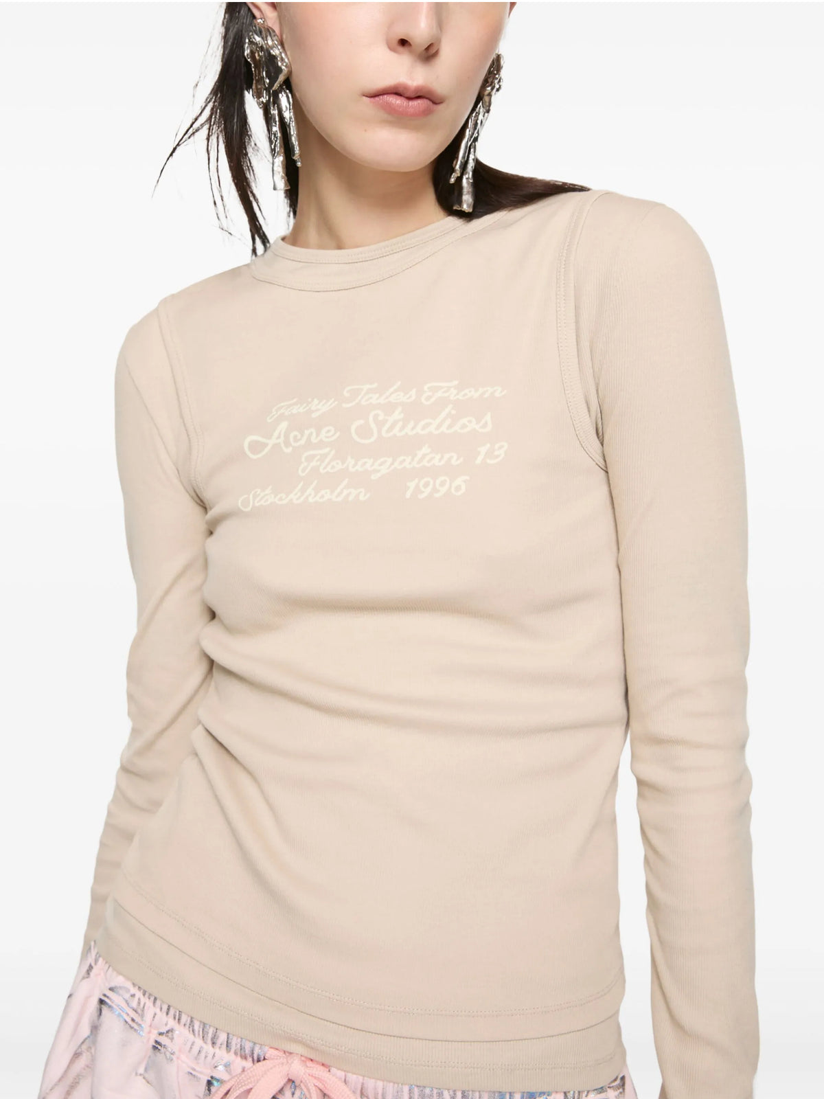Winniemodo,Winnie modo,Acne Studios embroidered T-shirt,Acne Studios T-shirt,Acne Studios T-shirt sale,Acne Studios T-shirt w