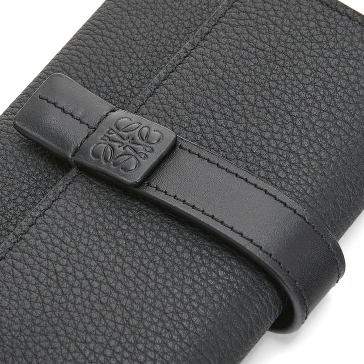Loewe Small vertical wallet,Loewe black wallet,Loewe beige vertical wallet,,Loewe beige wallet,Loewe womens wallet on sale,Lo