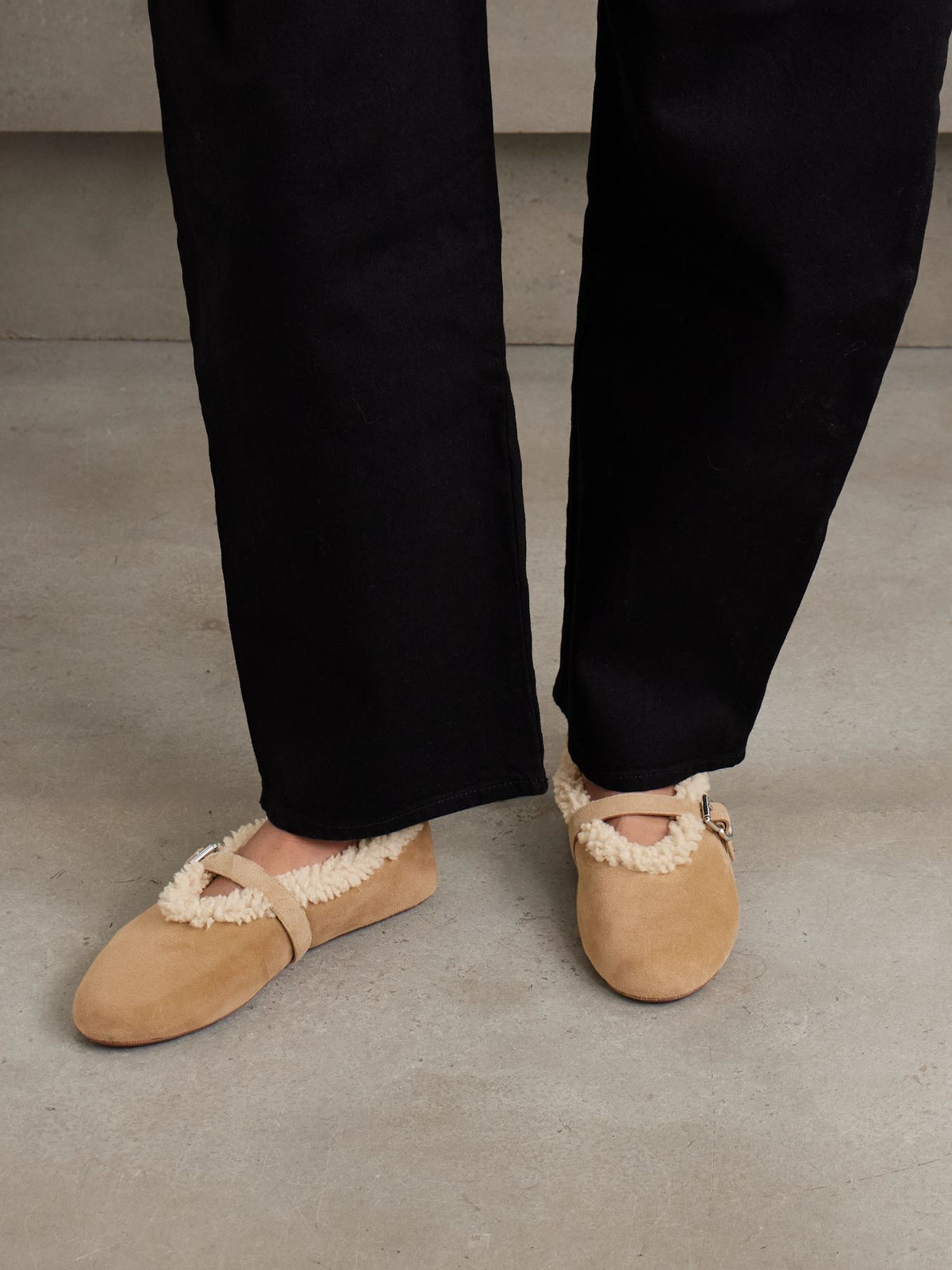 Winniemodo,Winnie modo,Alaia AA3A029I048,Alaia ballet shoes,Alaia shoes,Alaia shoes sale,Alaia shoes fur,Alaia shoes shearlin