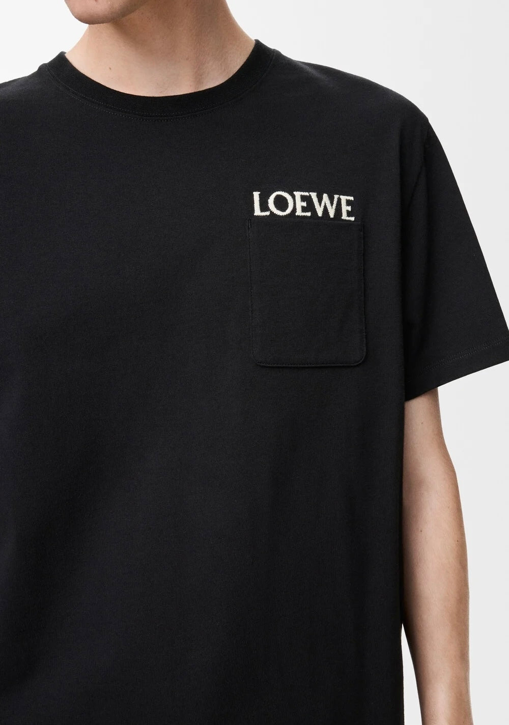 Winniemodo,Winniemodony,Loewe H526Y22XDE,Loewe relaxed fit Tee,Loewe t-shirt 2026,Loewe t-shirt black,Loewe t-shirt men,Loewe