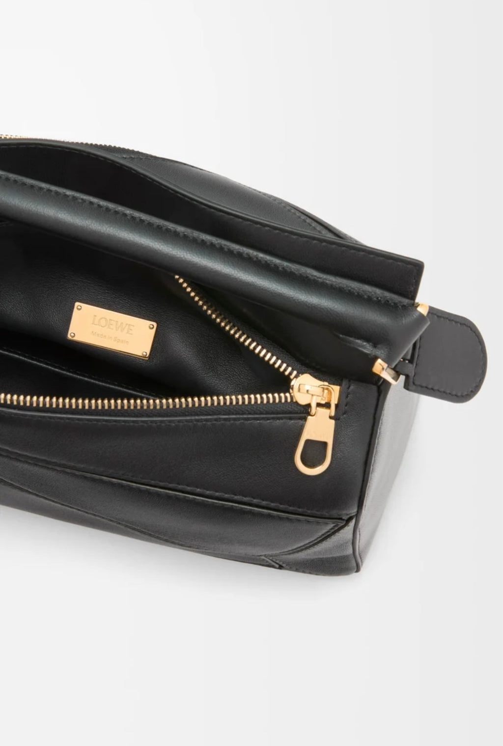 Loewe puzzle bag,Loewe puzzle black bag,Loewe puzzle bag small,Loewe small featherlight puzzle bag,Loewe bag,Loewe Lambskin p