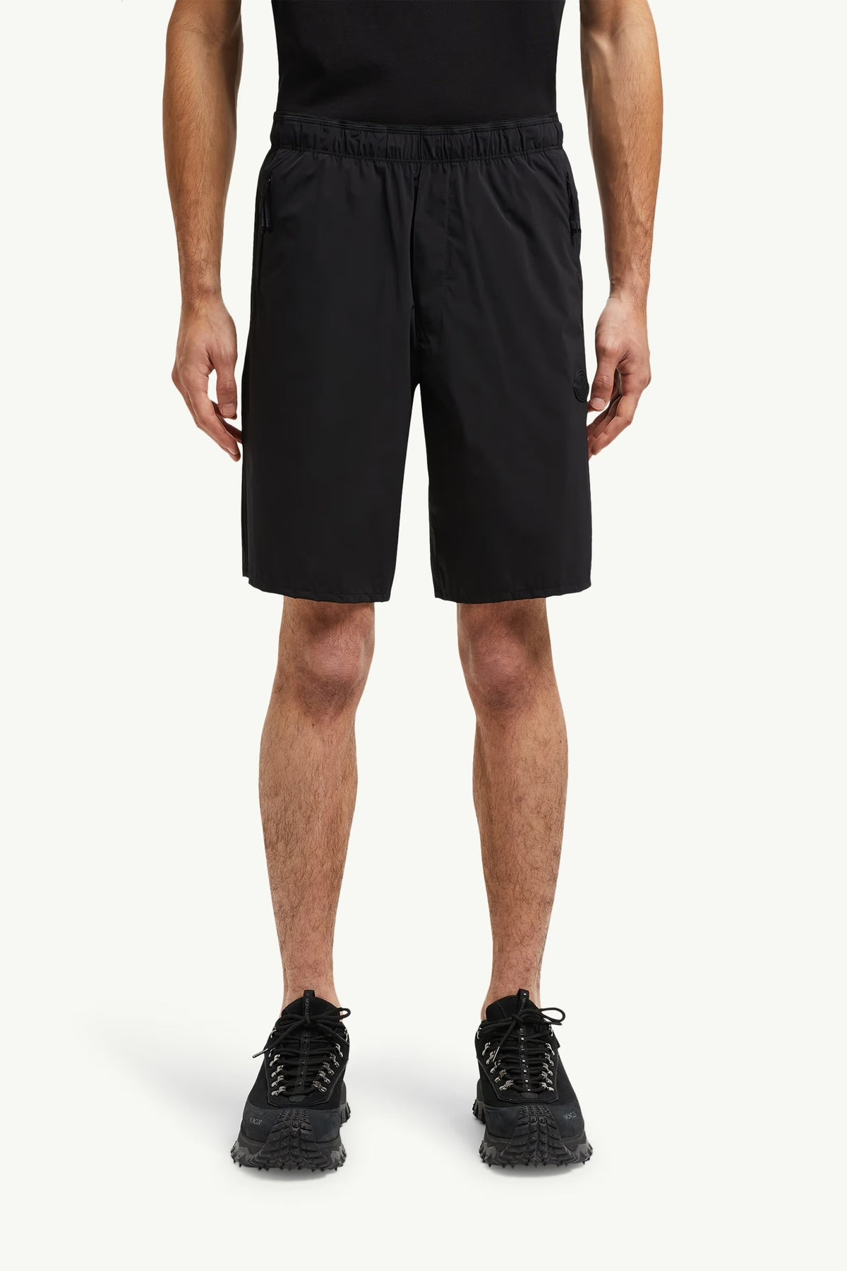 Moncler K10912B0000759865,Moncler logo patch shorts,Moncler black shorts,Moncler black shorts mens,Moncler shorts,Moncler bla