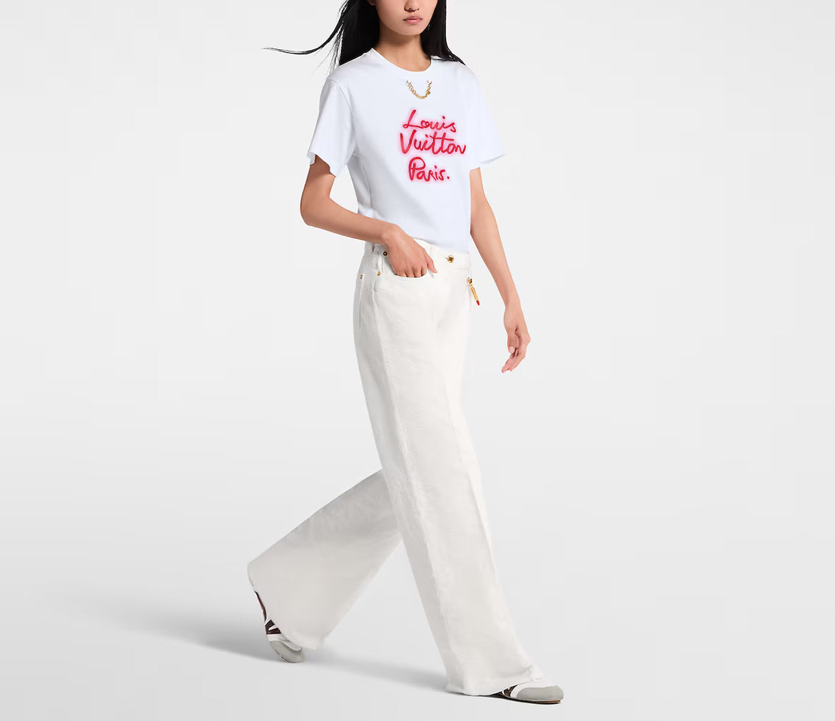 Louis Vuitton 1AIALZ,LV 1AIALZ,Louis Vuitton glow signature T-shirt,LV signature T-shirt,Louis Vuitton logo t-shirt,LV logo t