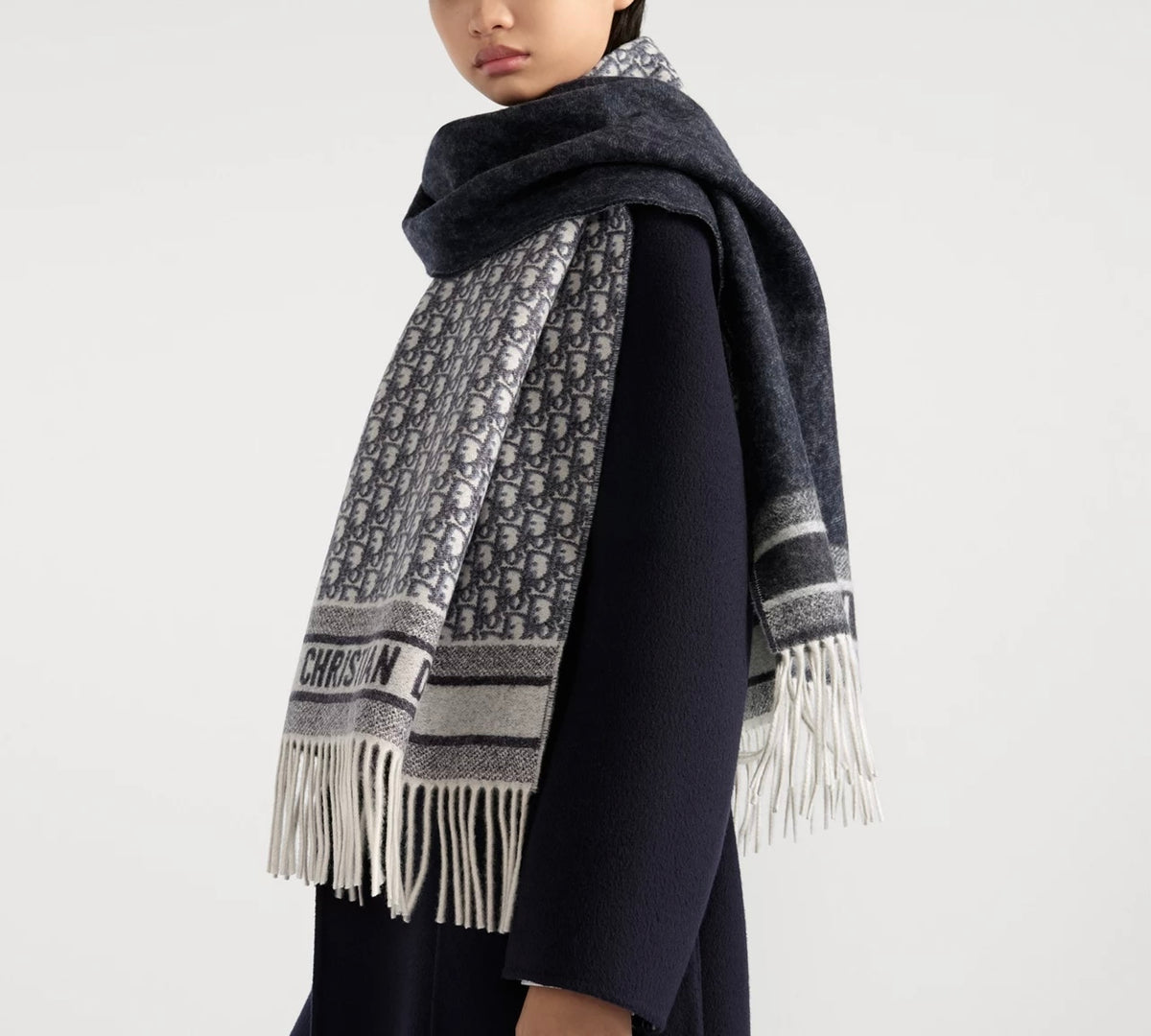 Winniemodo,Winnie modo,Dior 25CDO309I093,Dior oblique scarf,Dior scarf,Dior scarf sale,Dior scarf navy,Dior monogram scarf,Di