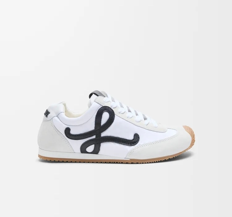 Winniemodo,Winnie modo,Loewe ballet runner 2.0,Loewe ballet sneaker,Loewe sneaker,Loewe sneaker sale,Loewe sneaker white,Loew