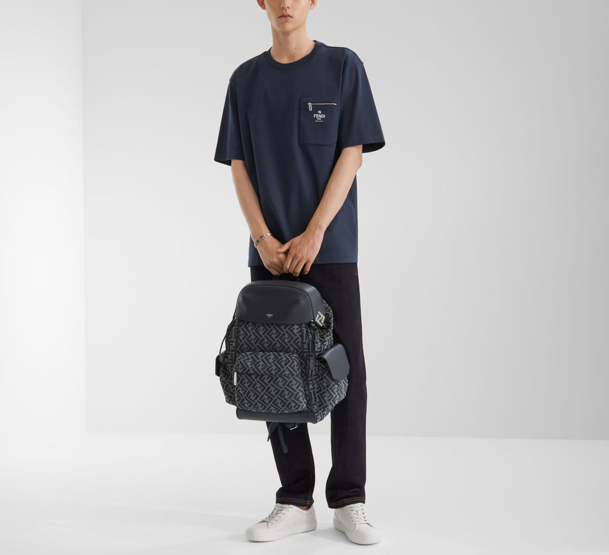 Fendi FY0936ARYRF0QB0,Fendi pocket T-shirt,Fendi pocket Mens T-shirt,Fendi pocket T-shirt Navy,Fendi pocket mens T-shirt blue