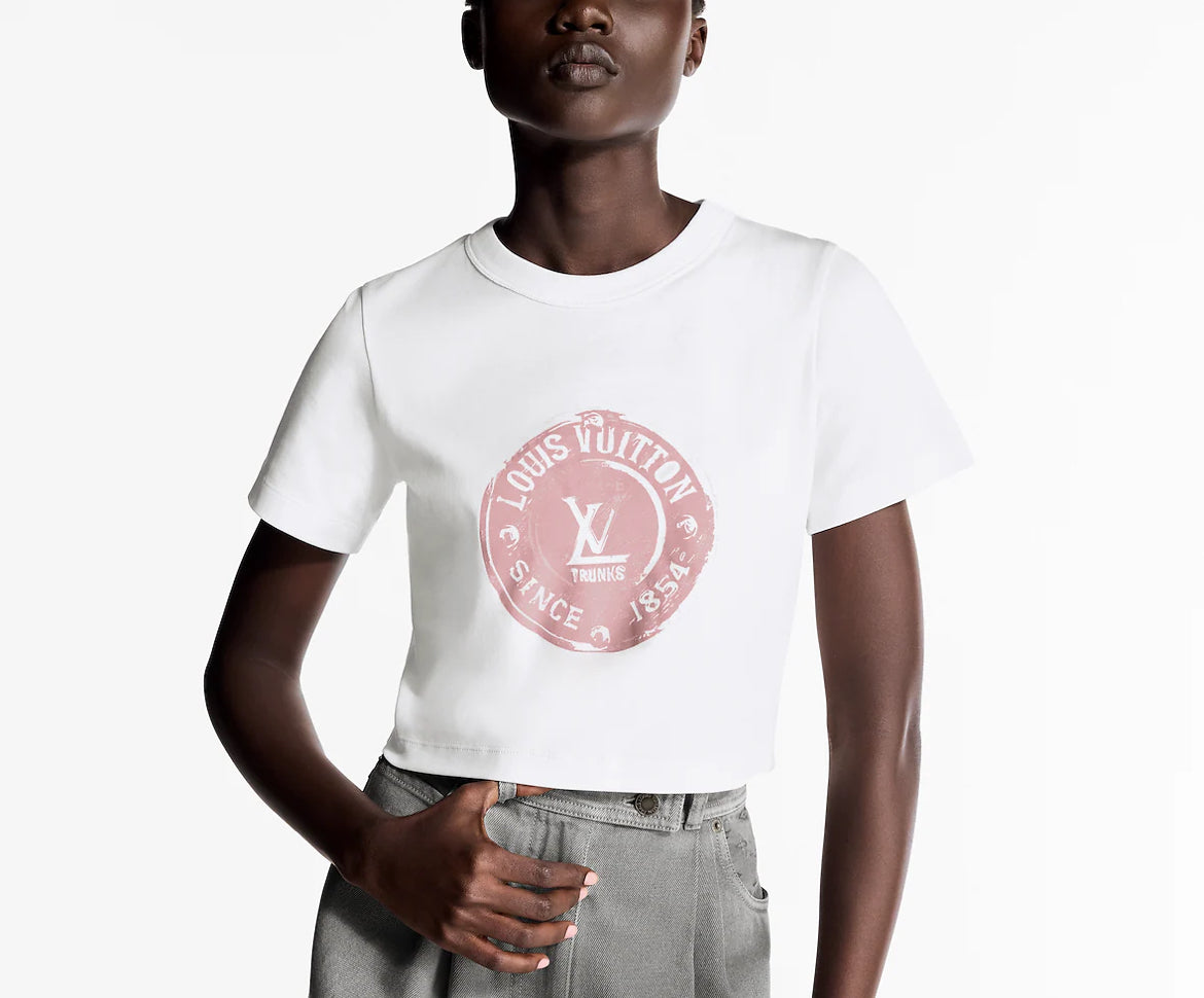 Louis Vuitton 1AHIZN,LV 1AHIZN,Louis Vuitton LV stamp top,Louis Vuitton LV stamp T-shirt,Lv white womens t-shirt,LV white t-s