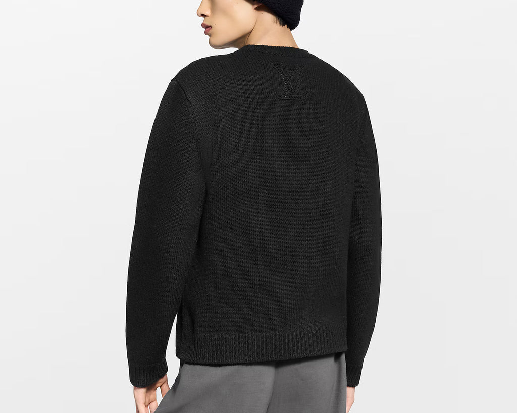 Winniemodo,Winnie modo,Louis Vuitton 1AJBWV,LV 1AJBWV,Louis Vuitton Ski embellished crewneck,Louis Vuitton Ski embellished sw
