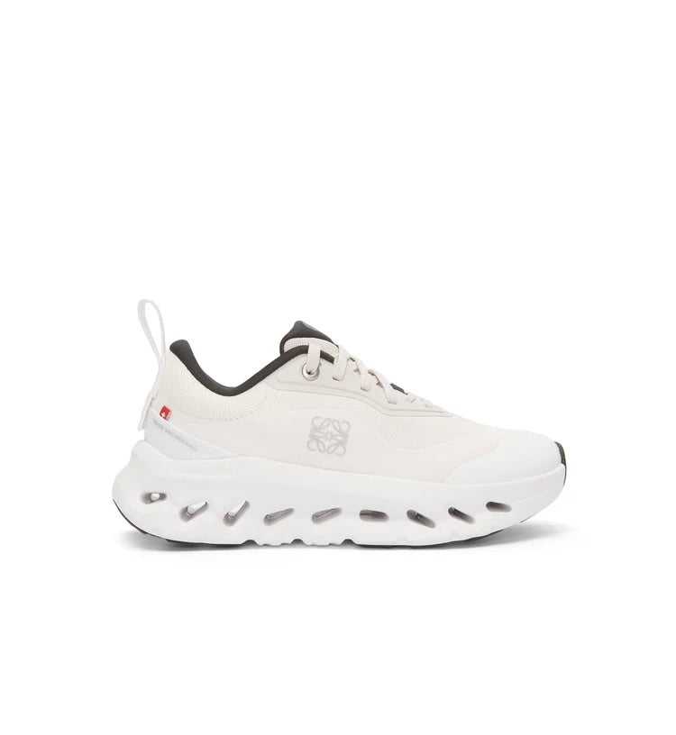 Loewe Cloudtilt 2.0 sneaker,Loewe x on cloud,Loewe x on cloudtilt sneakers,Loewe on Cloudtilt white sneaker,on Cloudtilt x Lo