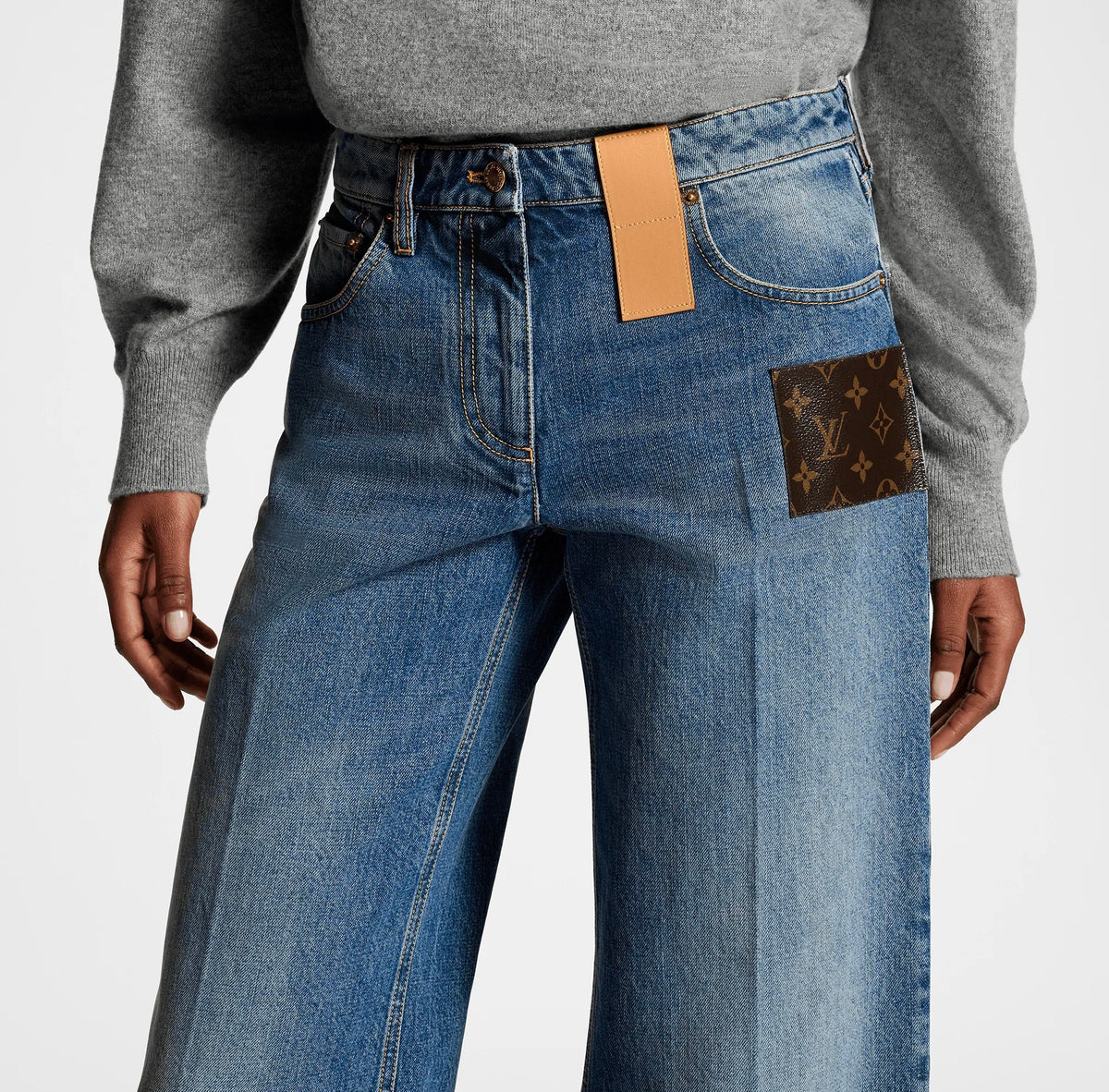 Louis Vuitton 1ACD67,LV 1ACD67,Louis Vuitton high waist jeans,Louis Vuitton regular fit jeans,LV womens blue jeans,LV womens
