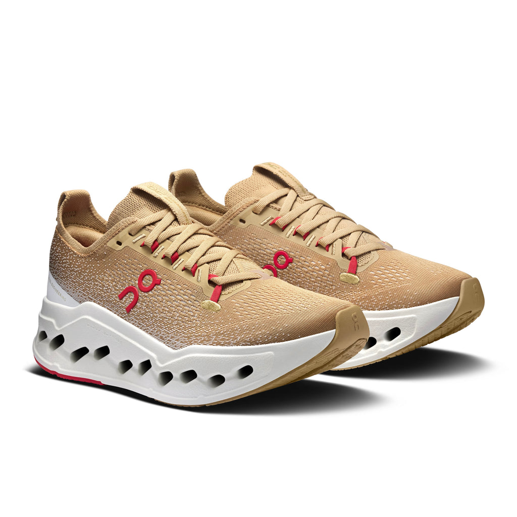 Winniemodo,Winniemodony,On Cloudsurfer Max Sneaker Horse edition,On Cloudsurfer Max gold,On Cloudsurfer Max men,On Cloudsurfe