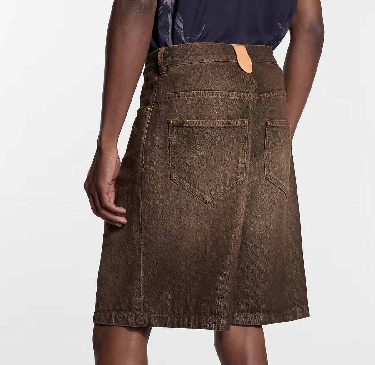 Winniemodo,Winniemodony,Louis Vuitton 1AJUE7,Louis Vuitton shorts denim,LV shorts,Louis Vuitton shorts sale,Lv menswear disco