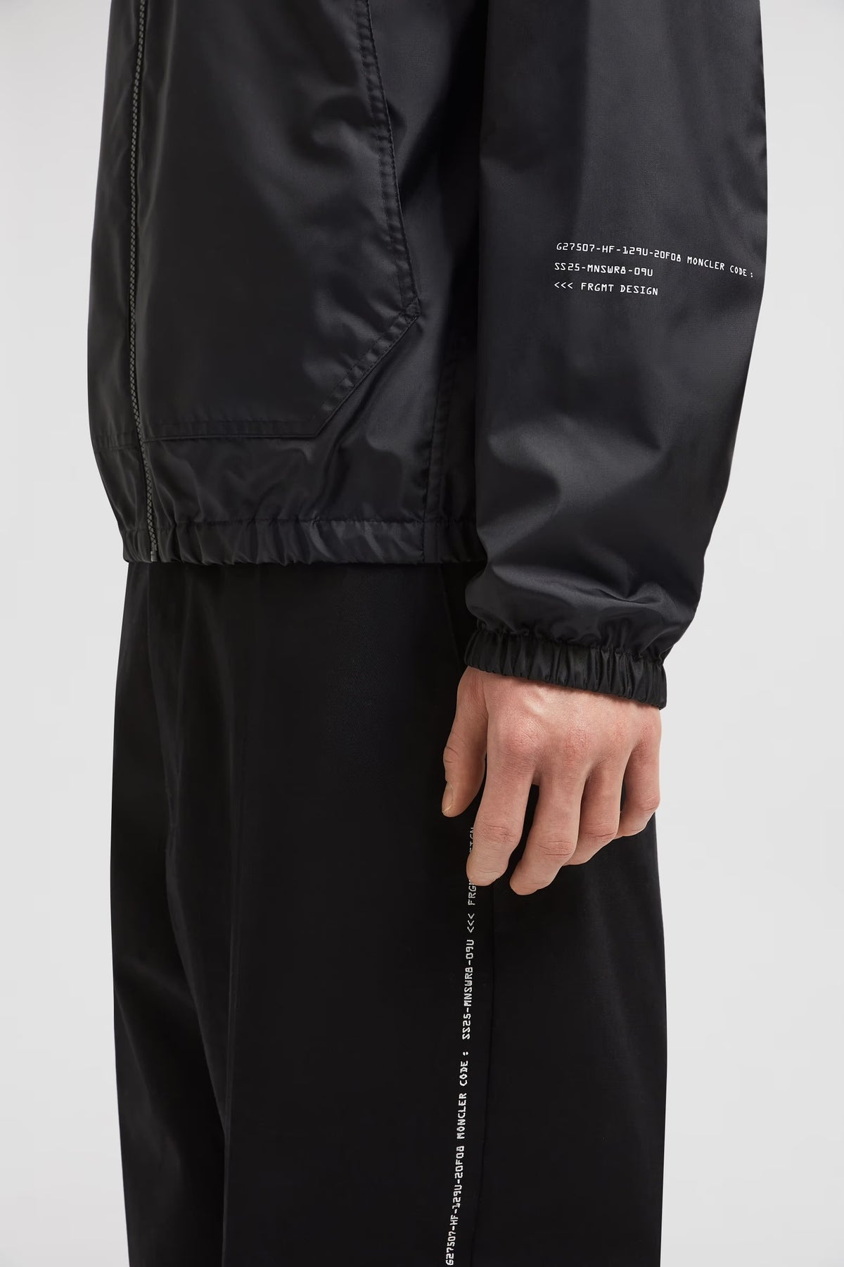 Moncler K109U1A00009M5238,Moncler x FRGMET jacket,Moncler x FRGMET bomber jacket,Moncler x FRGMET jacket,Moncler jacket black