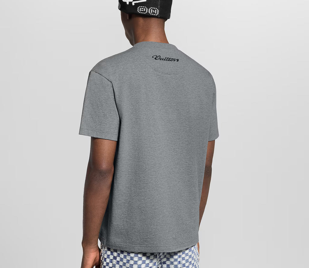 Winniemodo,Winnie modo,Louis Vuitton 1AIMMF,LV 1AIMMF,Louis Vuitton graphic patch T-shirt,LV graphic T-shirt,Louis Vuitton t-