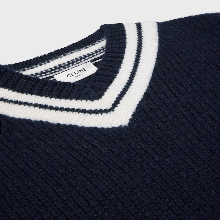 Winniemodo,Winniemodony,Celine RY0RC0V09.07MW,Celine V-neck sweater in cashmere,Celine V-neck sweater cashmere,Celine V-neck