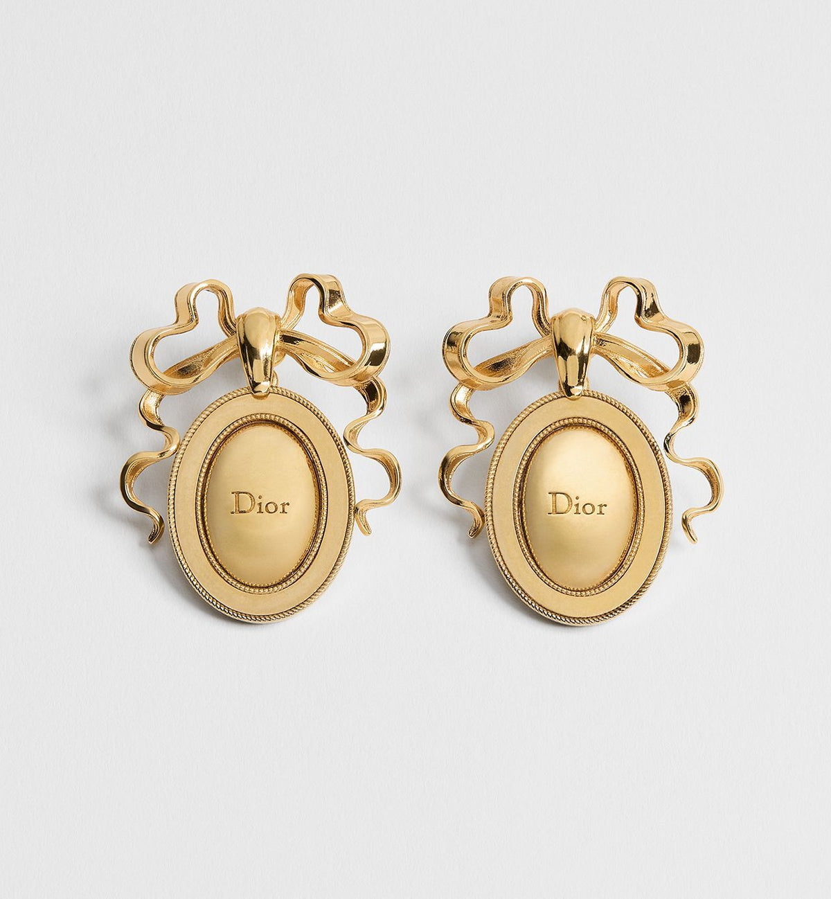 Winniemodo,Winniemodony,Dior E4617WOMMT,Dior earrings sale,Dior medaillon earrings,Dior gold earrings,Dior earrings outlet,Di