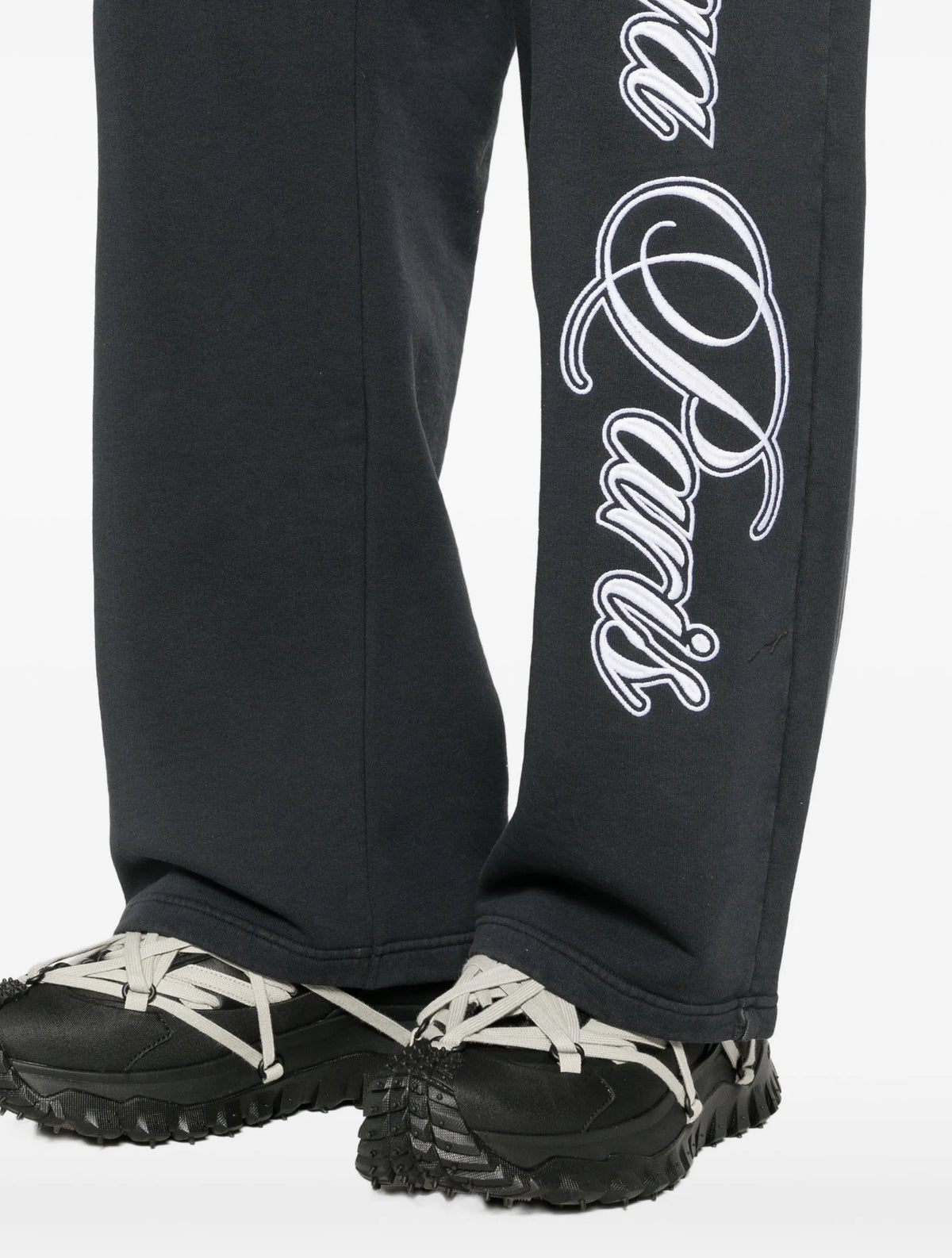 Winniemodo,Winniemodony,Balenciaga pants,Balenciaga 846917,Balenciaga track pant,Balenciaga pants authenticity,Balenciaga pan
