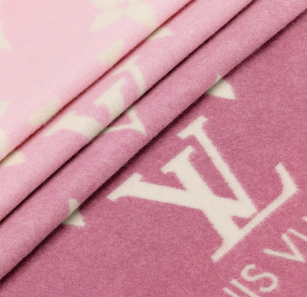 Winniemodo,Winniemodony,Louis Vuitton M77375,LV M77375,Louis Vuitton Reykjavik scarf pink,LV Reykjavik scarf sale,Louis Vuitt