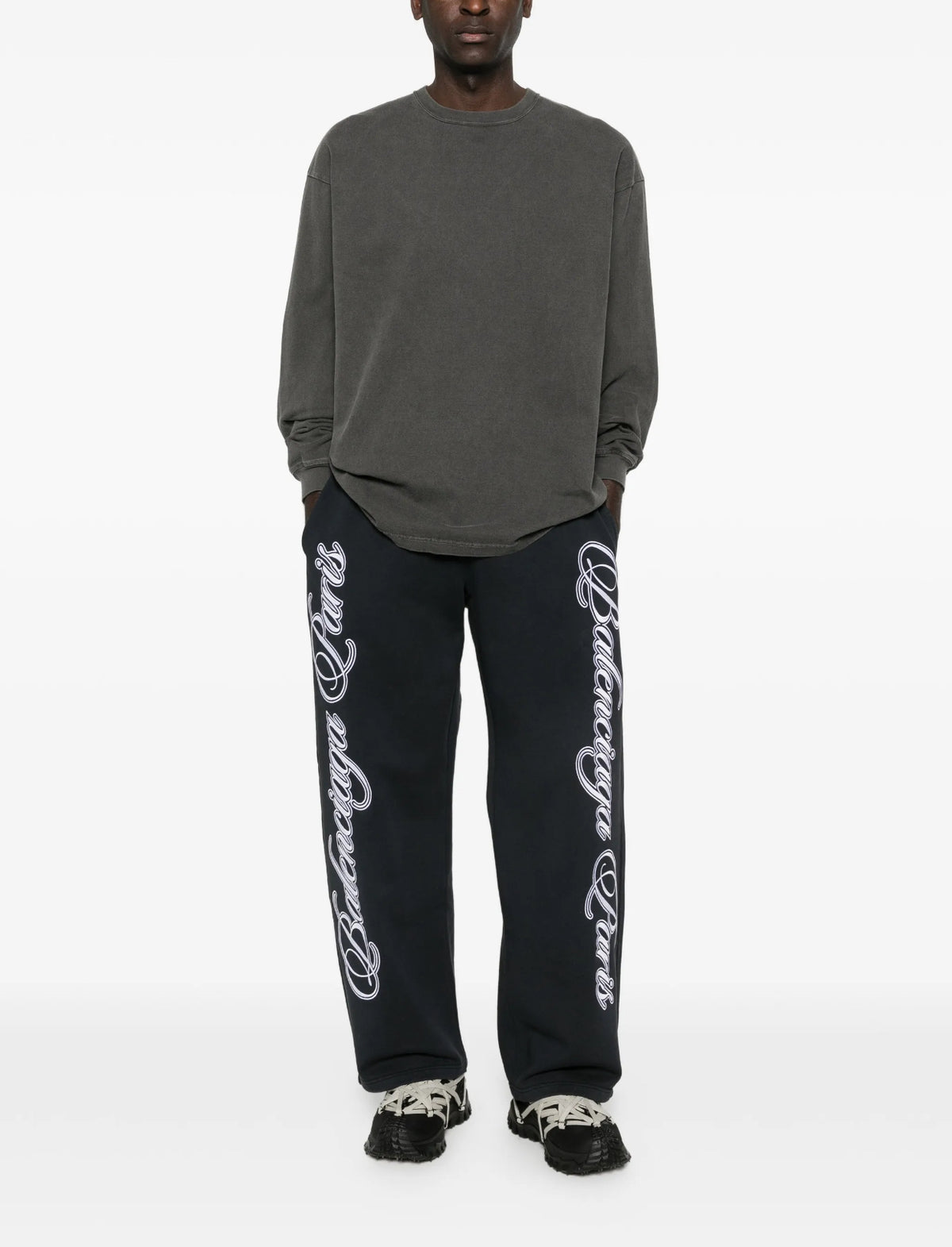 Winniemodo,Winniemodony,Balenciaga pants,Balenciaga 846917,Balenciaga track pant,Balenciaga pants authenticity,Balenciaga pan