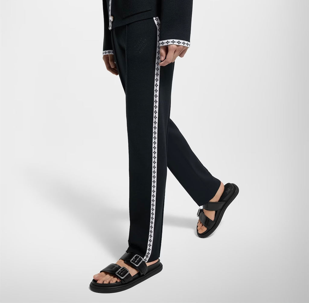 Winniemodo,Winnie modo,Louis Vuitton 1AGTLV,LV 1AGTLV,Louis Vuitton knitted trousers,LV trousers,Louis Vuitton trousers,Louis