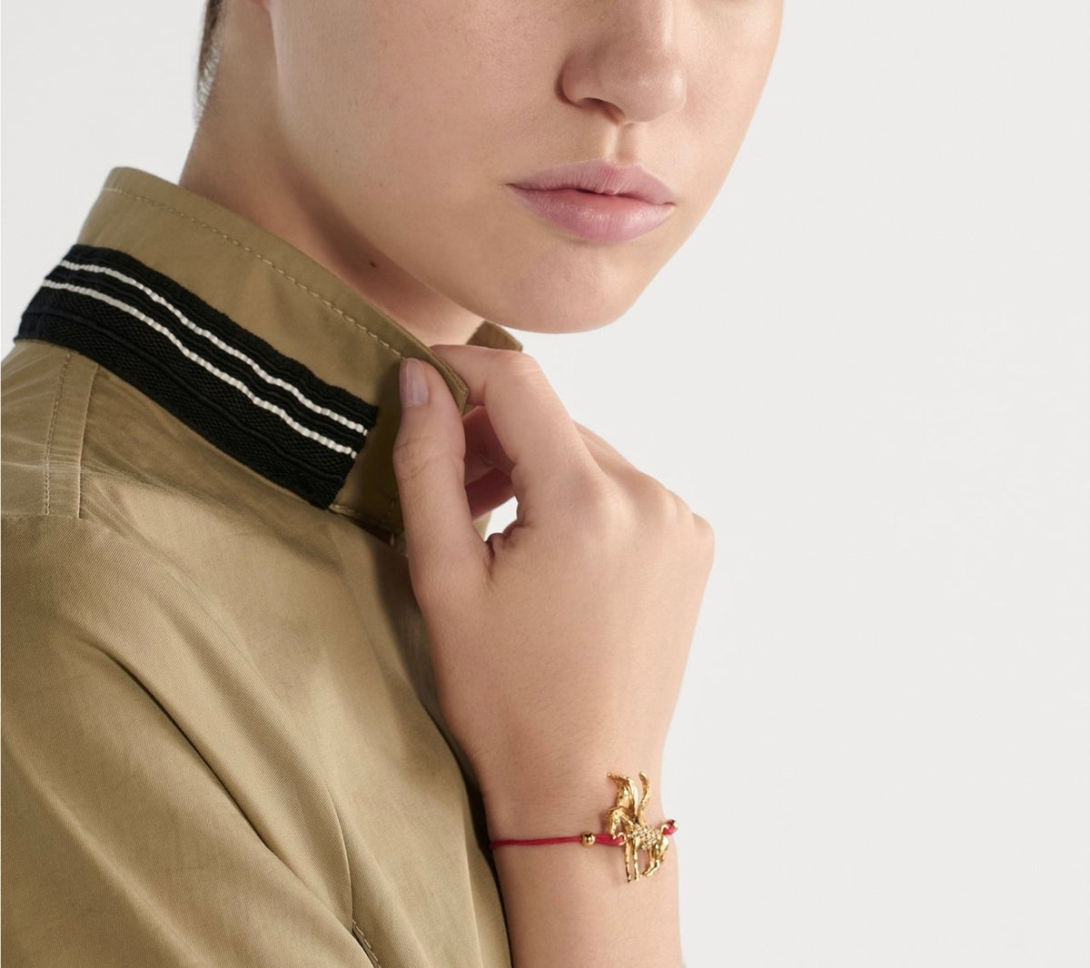 Winniemodo,Winniemodony,Dior B3113WOMCO_D309,Dior diorelita bracelet,Dior red bracelet,Dior red bracelet horse,Dior red rope