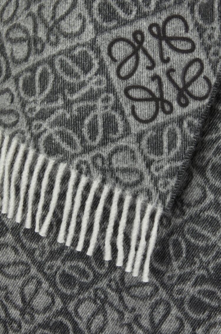 Winniemodo,Winnie modo,Loewe F811SS1X01,Loewe scarf cashmere,Loewe scarf,Loewe scarf sale,Loewe Anagram scarf,Loewe Anagram s