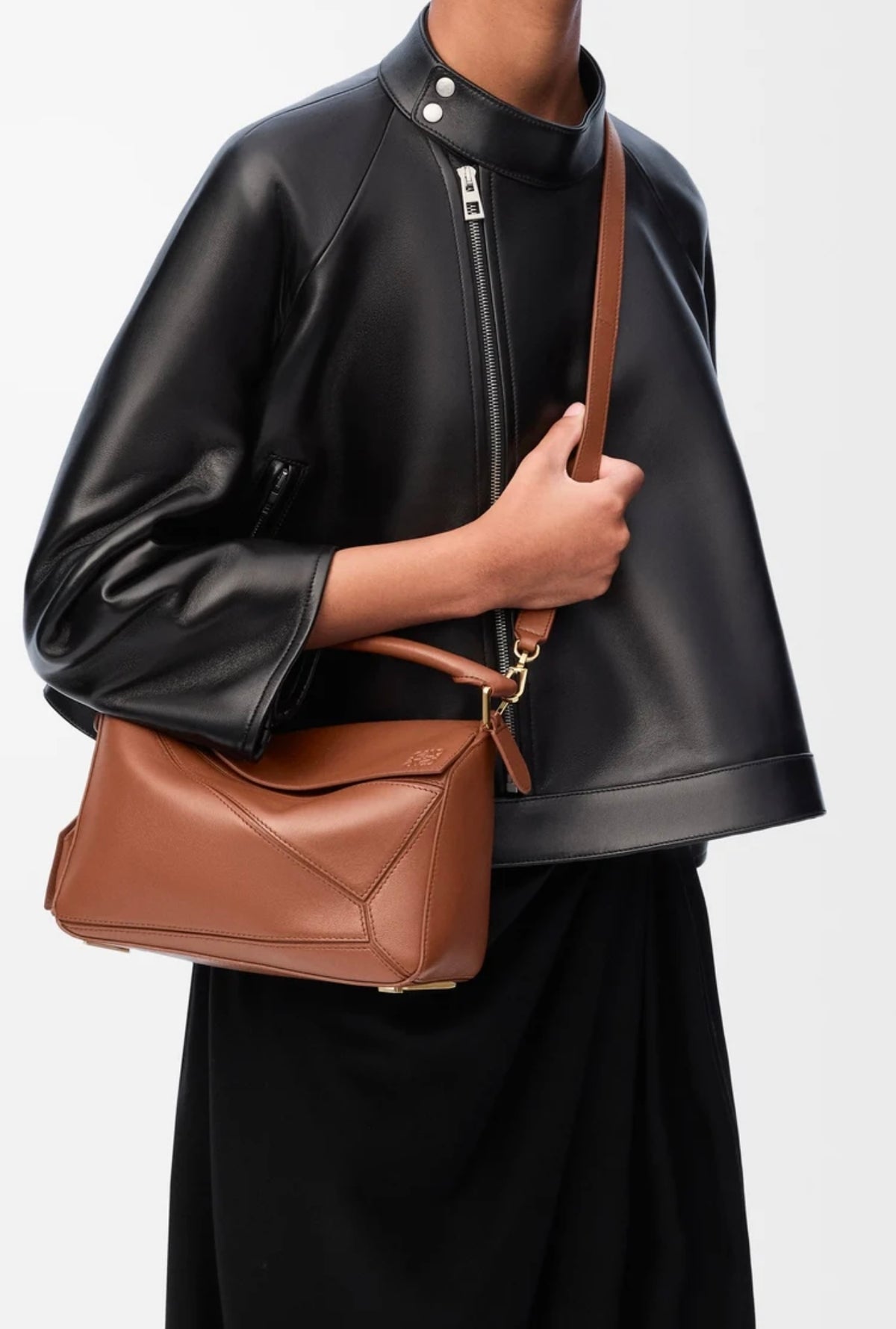 Loewe puzzle bag,Loewe puzzle brown bag,Loewe puzzle bag small,Loewe small featherlight puzzle bag,Loewe bag,Loewe Lambskin p